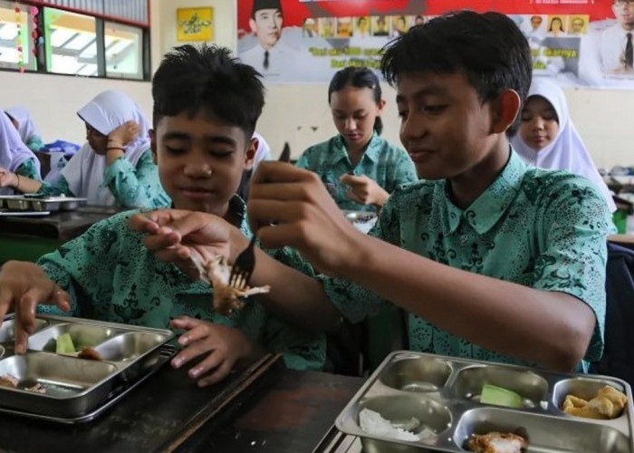 DPR Desak Akreditasi SPPG, Cegah Keracunan Program Makan Bergizi Gratis