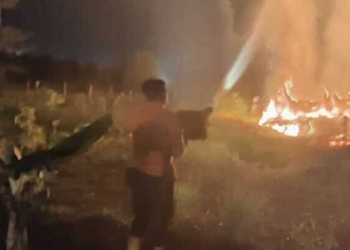 Karhutla Dekat Permukiman Warga, BPBD Muba Berhasil Kendalikan Api dalam Dua Jam