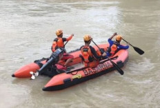 Tragedi Sungai Rawas : Perahu yang Ditumpangi Oleng, Wanita Lansia Tenggelam Terseret Arus !