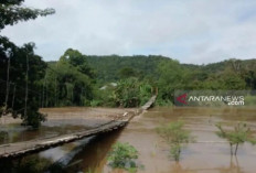 Rumah Warga Desa Ulak Lebar Roboh Dihantam Banjir di Ogan Komering Ulu : Kecamatan Ini Terparah !