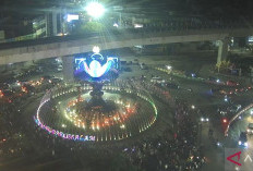 Jembatan Ampera Jadi Pusat Keramaian Malam Takbiran di Palembang