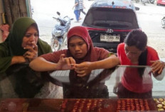 Harga Emas Perhiasan di Palembang Dekati Rp10 Juta per Suku : Warga Pilih Jual untuk Raih Keuntungan !