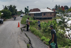 Longsor di Jalan Penghubung Desa Tanjung Bulan - Tambang Rambang, Polisi Lakukan Hal Ini !