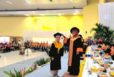 396 Lulusan Unbara Diwisuda, 12 Orang Raih Predikat Terbaik