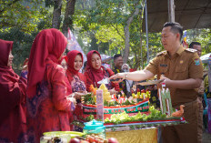 Pj. Bupati Cicipi Tumpeng Hasil Kreativitas Siswa