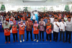Gemilang Adipura 2023, Bupati Enos Naikkan Gaji dan Berikan Penghargaan Spesial untuk Pasukan Oranye