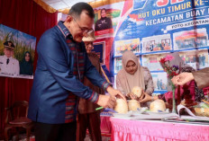 Bazar UMKM & Pasar Murah: Sekda Sumsel Borong Perhatian di HUT OKU Timur!