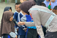Polsanak Beri Pemahaman Rambu Lalu Lintas di SD Negeri 8 Muara Enim