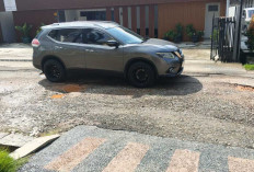 Warga Soroti Proyek Pengaspalan PUPR Palembang, Jalan Rusak Justru Dibiarkan Berlubang