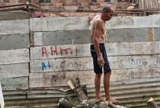 Hujan Deras dan Angin Kencang Hantam Prabumulih : Atap Rumah Tukang Ojek Melayang !