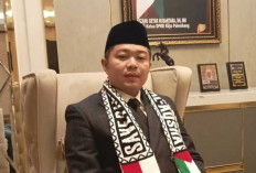 Pimpinan DPRD Palembang Pakai Syal Save Palestina    