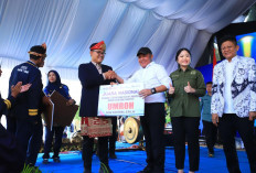 Hadiri HUT PGRI di OKU Timur, Herman Deru Tekankan Marwah dan Istiqomah Guru