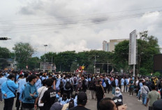 Polisi Ringkus Dua Penyusup Bersenjata Tajam di Tengah Demo Mahasiswa Palembang