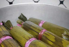 Ketupat Daun Pisang : Simbol Tradisi dan Kelezatan Kuliner Indonesia