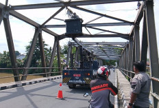 Dishub OKU Pasang 500 Titik PJU di Jalan Gelap