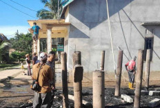 Rumah Panggung Petani di Lubuk Keliat Ludes Terbakar Diduga Akibat Korsleting Listrik