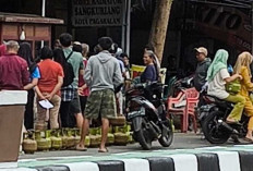 Warga Pagaralam Kesulitan Gas 3 Kilogram : Terpaksa Antre Panjang untuk Bisa Memasak !