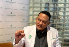 Bahaya Duduk Lama di Toilet Sambil Main Ponsel, Risiko Wasir Meningkat