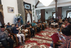 Gelar Rapat Terbatas, Bupati Minta Fungsi Pasar Dikembalikan 