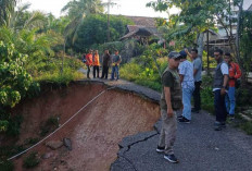  BPBD OKU Sebut Jalan Longsor Dampak Banjir Bandang
