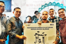 Kemenbud Salurkan Bantuan Alat Musik untuk Institut Musik Jalanan Yogyakarta