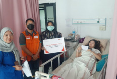 DKM As Syifa RSMH Palembang dan Rumah Zakat Salurkan Bantuan untuk Pasien Dhuafa