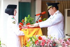 Ayu Wandira, Siswi SMA Negeri 2 Sungai Lilin, Sukses Jadi Pembawa Baki Pusaka
