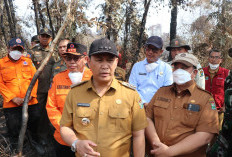 Atasi Karhutlah di  Sungai Rotan : Pj Bupati Minta Intensifkan Waterbombing !