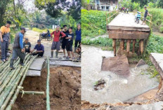 Jembatan Penghubung Antar Desa di Muara Kumbang Putus, Warga Nyaris Terisolir