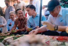 Walikota Ratu Dewa Dampingi Gibran Makan Pempek di Pasar 16 Ilir