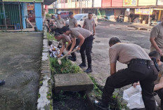 Polres Prabumulih Bersih-Bersih di Pasar PTM I, Wujud Nyata Peduli Kebersihan Lingkungan