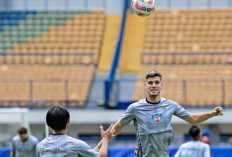 Nick Kuipers Galau! Persib atau Pensiun? Fans Was-Was!