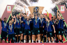 Chivu Antar Inter Milan Double Winners