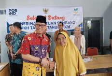 Langsung Pantau Pembagian Bansos, Bupati Berharap Atur Penggunaan Sesuai Kebutuhan   