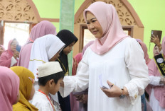 Feby Herman Deru Santuni Anak Yatim