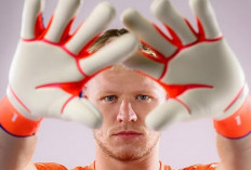Newcastle Pinjam Kiper Southampton