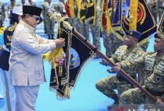 Tatapan Tajam Prajurit Sambut Presiden Prabowo di HUT ke-80 TNI