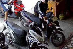 Curanmor Terekam CCTV di Dekat Kampus Unsri Indralaya, Pelaku Gasak Honda Beat dalam Hitungan Menit