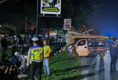 Kecelakaan Beruntun Libatkan Tiga Kendaraan di Depan Mapolres Prabumulih, Tiga Korban Dilarikan ke Rumah Sakit