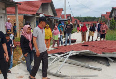 Tinjau Puluhan Rumah Rusak Dihantam Puting Beliung, Pj. Walikota Prabumulih Katakan Ini ! 
