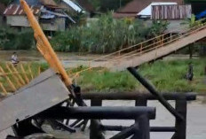 Detik-Detik Jembatan Lubuk Rukam–Muara Kumbang Ambruk, PUPR Ogan Ilir: Harus Dibangun Permanen