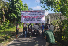 Tolak Bergabung dengan Kelurahan Mangga Besar, Puluhan Warga di Prabumulih Blokir Jalan Tri Sukses