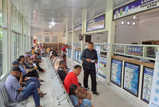 Hindari Denda : Ratusan Warga Prabumulih Serbu Kantor Samsat !