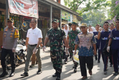 HUT TNI ke-79 : Kodim 0402/OKI Bersihkan Pasar Rakyat!