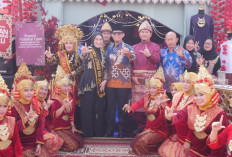 Tingkatkan Indeks Literasi, Zwesti Karenia Teddy Raih Penghargaan Bhakti Adipustaka 