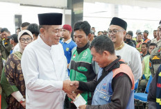 Terima THR Mengucap Syukur 
