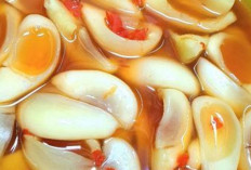 Asinan Buah Salak Jadi Kudapan Segar Favorit Wisatawan, Pedagang Raup Untung Menjelang Liburan Akhir Tahun