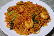 Mie Goreng Udang Pedas Manis Jadi Tren Kuliner Rumahan, Ini Resep dan Daya Tariknya
