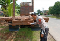Motor Tabrak Bagian Belakang Truk : Ibu Muda di Muaraenim Tewas Tragis !