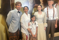 Tantangan di Balik Pentas Teater Bunga Penutup Abad